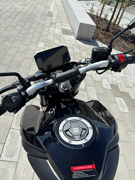 VOGE 125 R 4 of 5