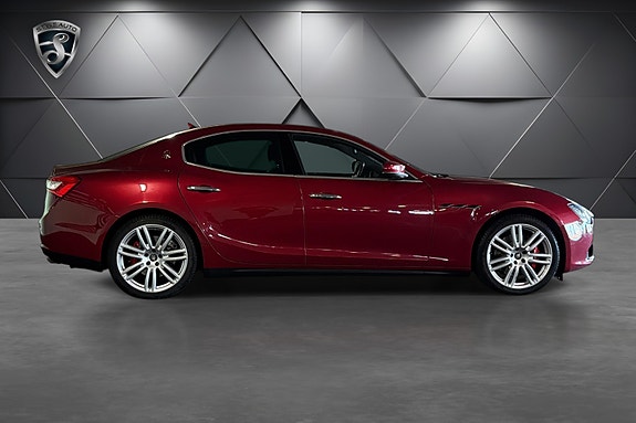 Maserati Ghibli 4 of 5
