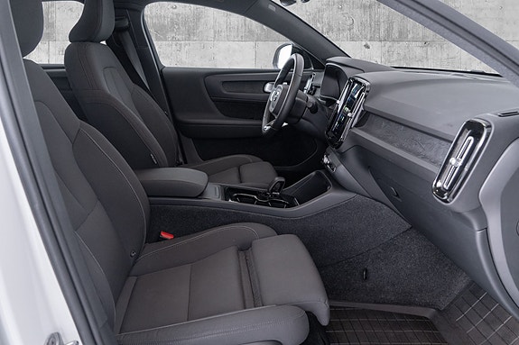 Volvo C40 17 of 30