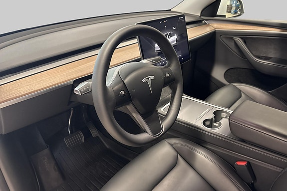 Tesla Model Y 16 hos Sommerseth