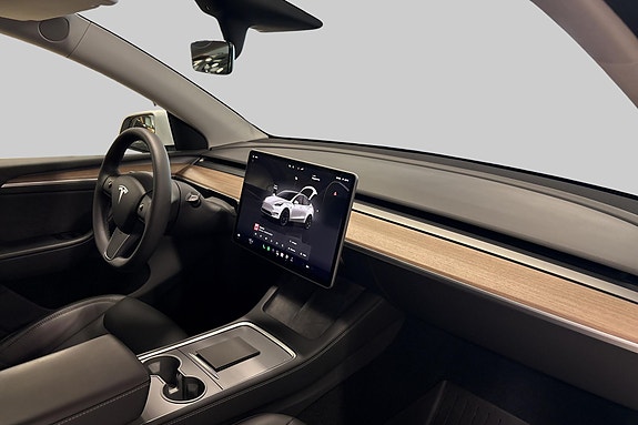 Tesla Model Y 18 hos Sommerseth