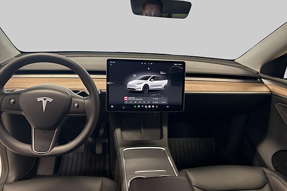 Tesla Model Y 17 hos Sommerseth