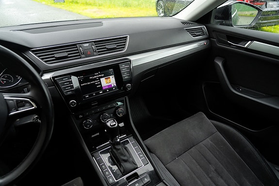 Skoda Superb 17 of 23
