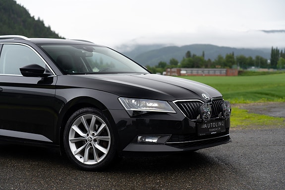 Skoda Superb 2 of 23