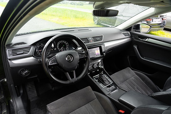 Skoda Superb 11 of 23
