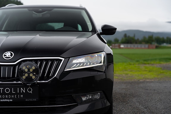 Skoda Superb 9 of 23
