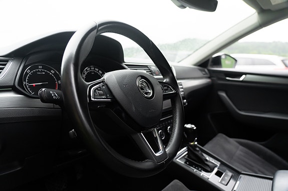 Skoda Superb 13 of 23