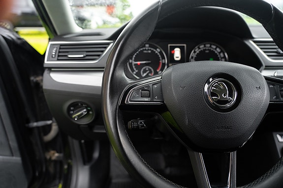 Skoda Superb 14 of 23