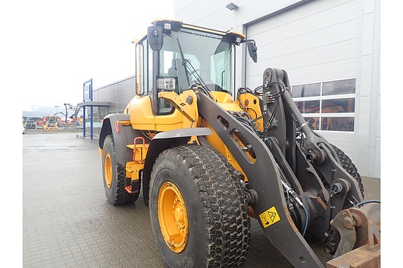 Volvo L90H 4 of 5