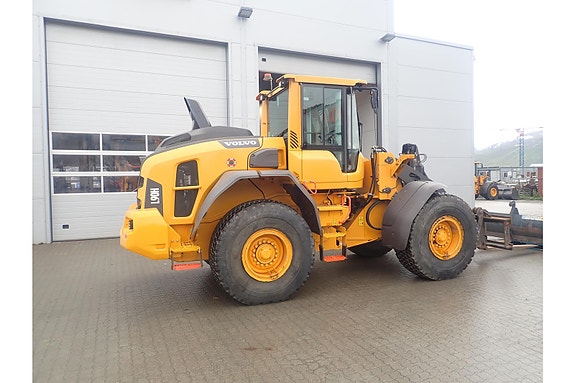 Volvo L90H 3 of 5