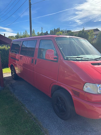 Volkswagen Caravelle 2 of 15