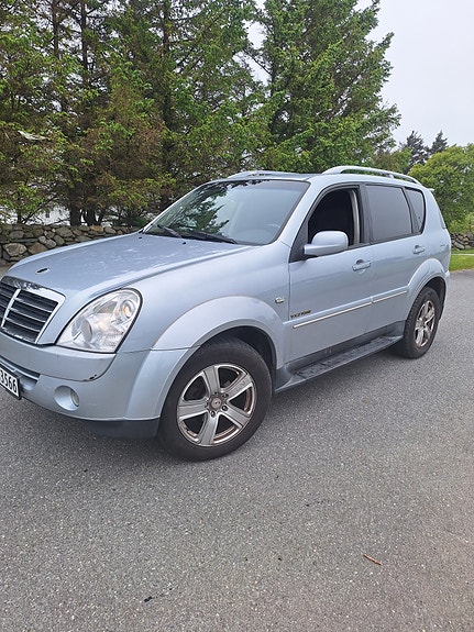 SsangYong Rexton 2 of 11