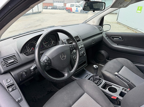 Mercedes-Benz A150 9 of 20