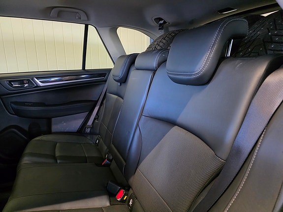 Subaru Outback 7 of 30