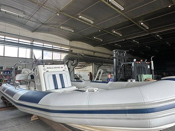 Meget pen Ballistic 650 med 175 HK Evinrude E-Tec 2 of 4