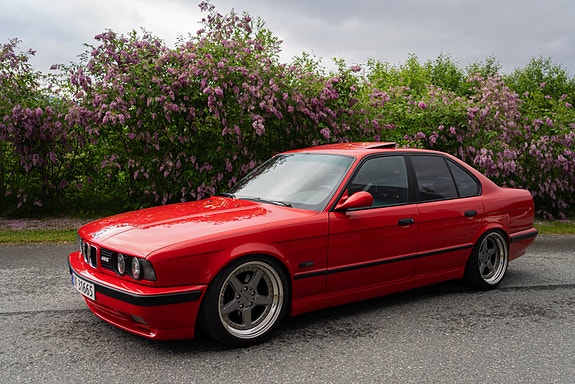 BMW M5 2 of 5