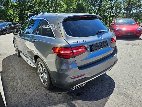 Mercedes-Benz GLC350 e 4 of 5
