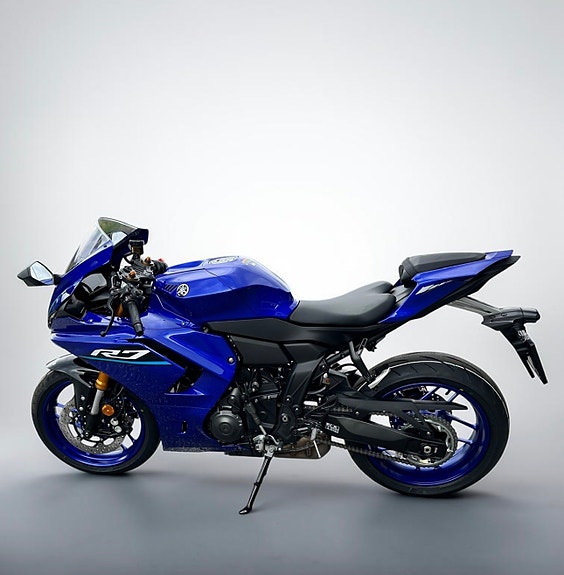 Yamaha R7 3 of 5
