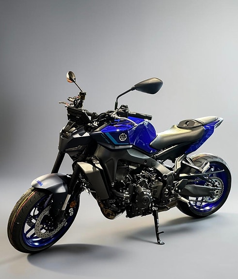 Yamaha MT-09 3 of 5