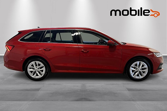 Skoda Octavia 2 of 5