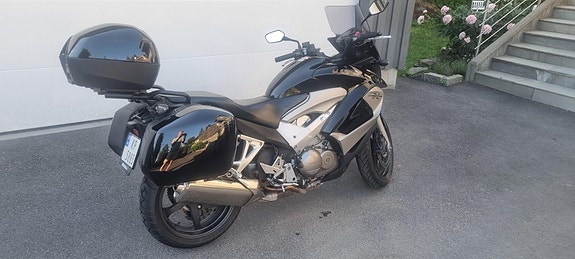 Honda VFR 800 X Crossrunner 2 of 11
