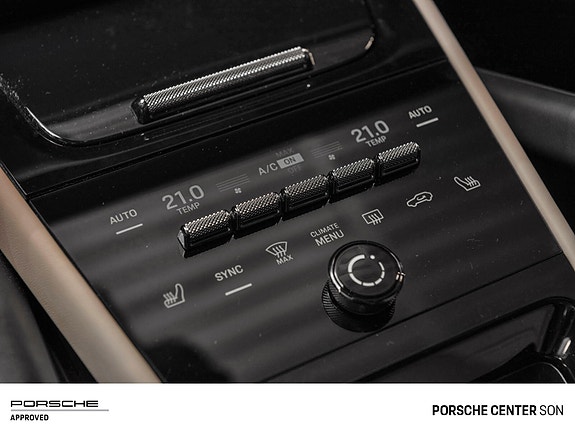 Porsche Cayenne 29 of 30