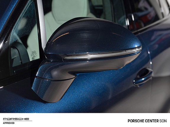 Porsche Cayenne 16 of 30