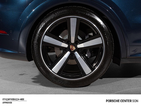 Porsche Cayenne 17 of 30