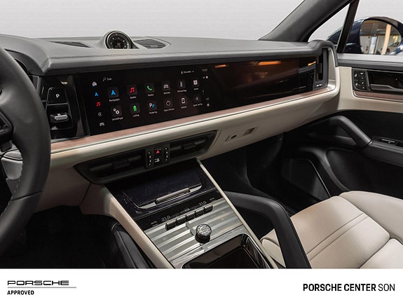 Porsche Cayenne 28 of 30