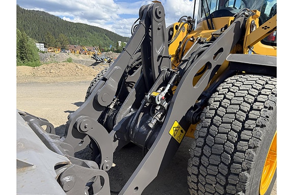Volvo L60H 3 of 5