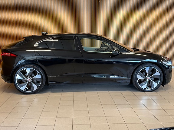 Jaguar I-PACE 4 of 5