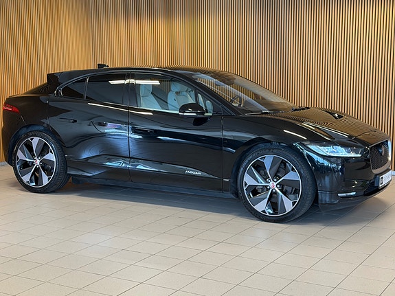 Jaguar I-PACE 3 of 5