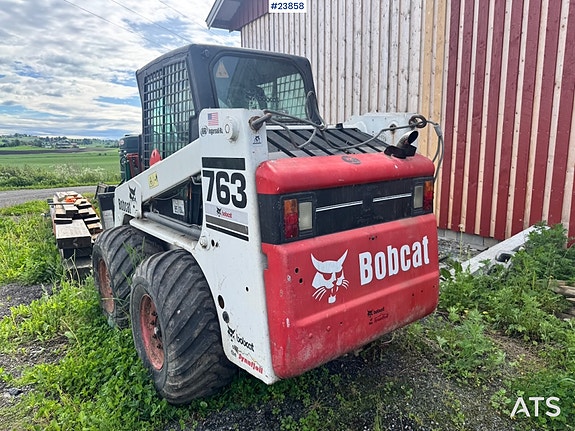 Bobcat 763 Kompaktlaster m/ Skuffe, Klype og Pallegafler. 4 of 5