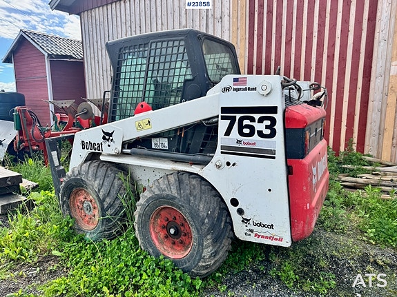 Bobcat 763 Kompaktlaster m/ Skuffe, Klype og Pallegafler. 3 of 5
