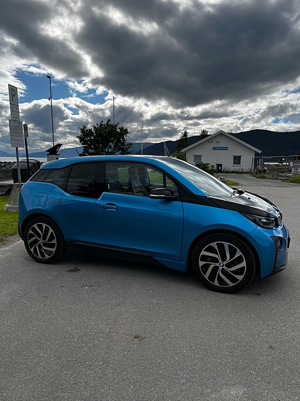 BMW i3 3 of 5