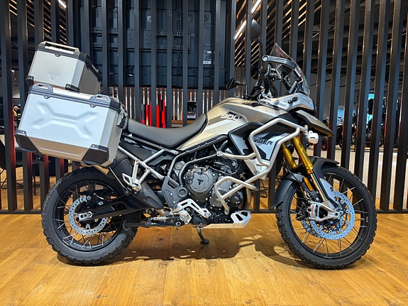 Triumph Tiger 900 Rally Pro 2 of 5