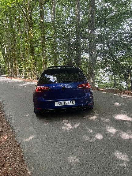 Volkswagen Golf VII 9 of 28