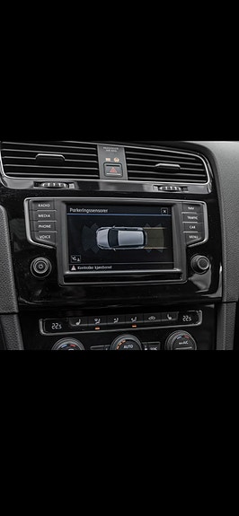 Volkswagen Golf VII 22 of 28