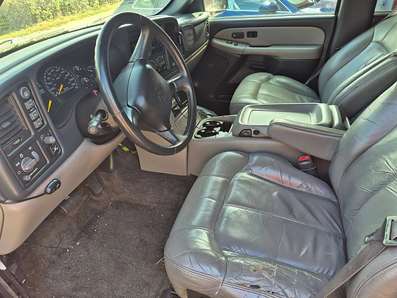 Chevrolet Tahoe 4 of 5