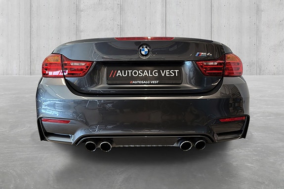 BMW M4 4 of 5