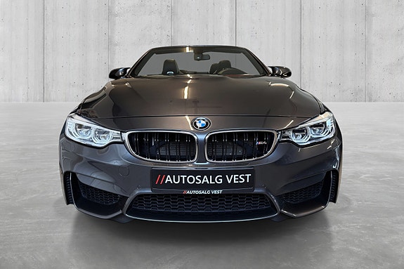BMW M4 2 of 5