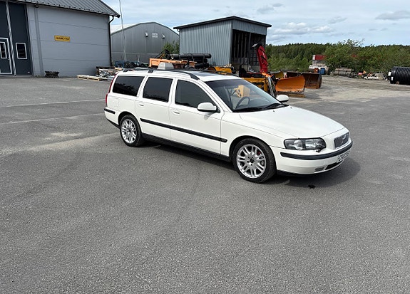 Volvo V70 5 of 5