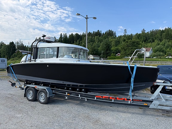 XO 240 Cabin – Evinrude 300 G2 4 of 5