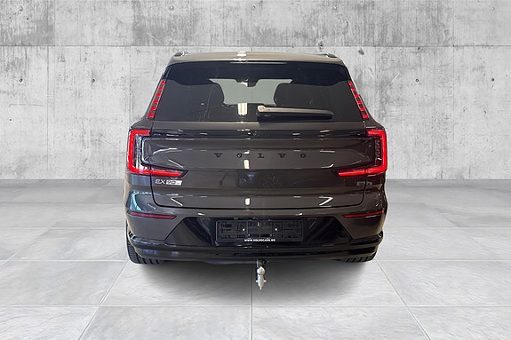 Volvo EX90 4 of 5