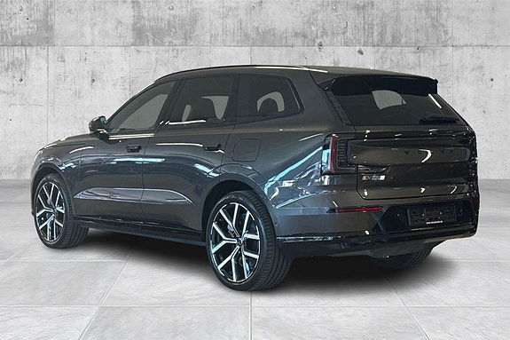 Volvo EX90 3 of 5