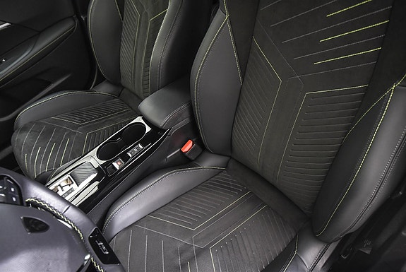 Peugeot e-2008 14 of 24