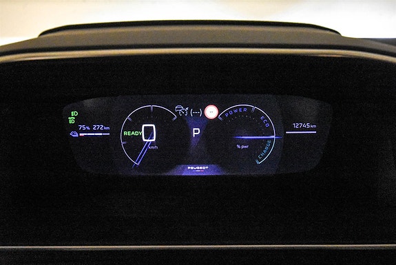 Peugeot e-2008 16 of 24