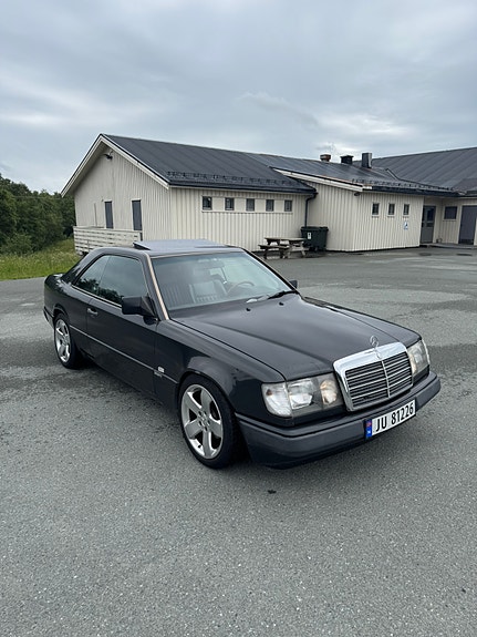 Mercedes-Benz E230 1988 photo 3