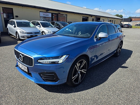 Volvo S90 2 of 5