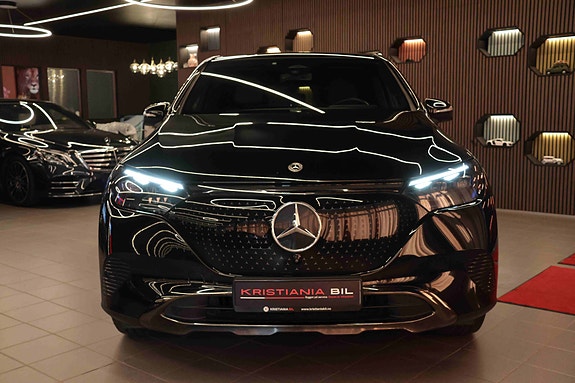 Mercedes-Benz EQE SUV 4 of 5